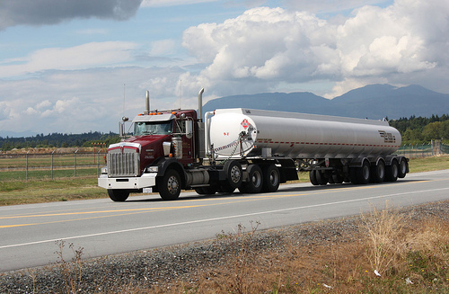 Tanker truck semi2.jpg